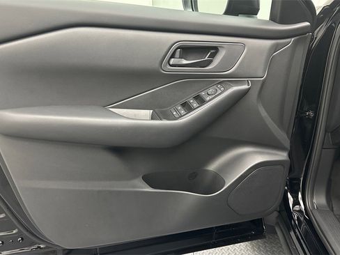 New 2026 Nissan Rogue S image 15