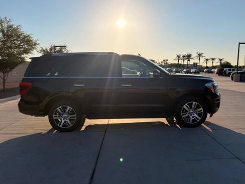 Used 2024 Ford Expedition Limited RWD image 5
