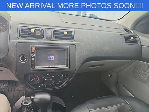 Used 2007 Ford Focus S FWD image 12