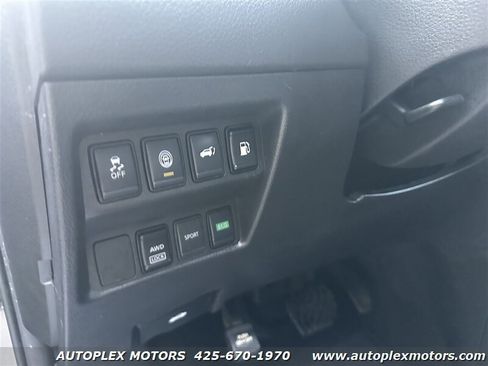 Used 2020 Nissan Rogue SV image 24