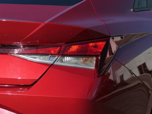 Certified 2023 Hyundai Elantra SEL image 3