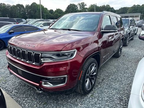 Used 2024 Jeep Wagoneer Series III w/ Premium Group I AWD/4WD image 1