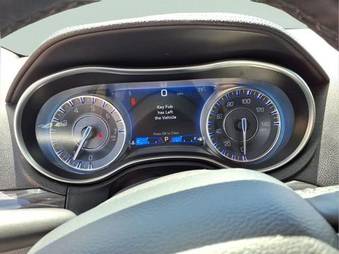 Used 2021 Chrysler 300 Touring L w/ Popular Equipment Group AWD/4WD image 17