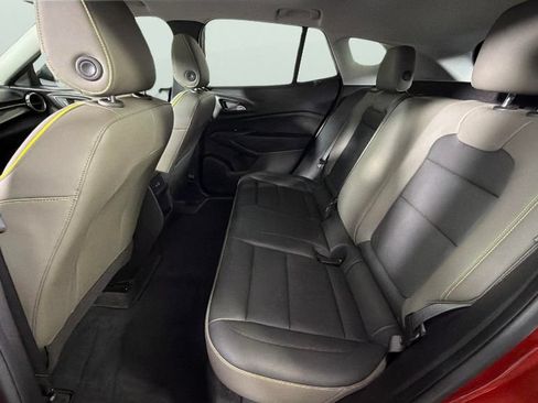 Used 2024 Chevrolet Trax ACTIV w/ Sunroof Package FWD image 27