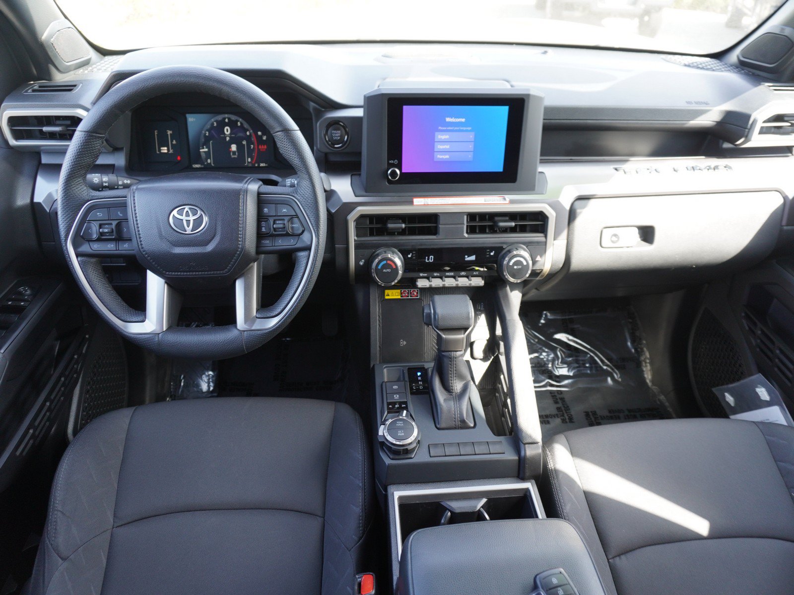 Used 2025 Toyota Tacoma SR5 AWD/4WD image 2