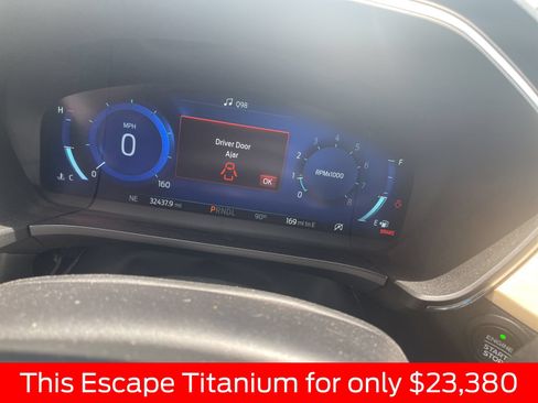 Used 2021 Ford Escape Titanium w/ Titanium Elite Package AWD/4WD image 25