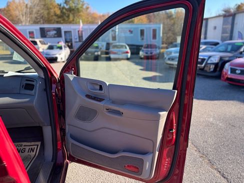 Used 2002 Ford Windstar LX image 14