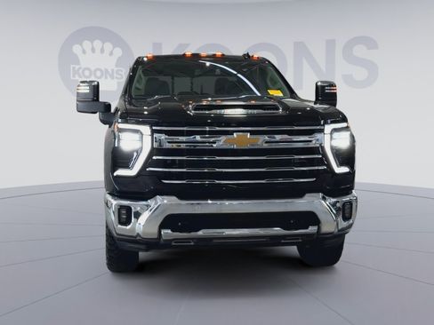 Used 2024 Chevrolet Silverado 2500 LTZ w/ LTZ Convenience Package AWD/4WD image 4