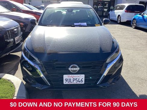 Used 2025 Nissan Altima 2.5 SV FWD image 2