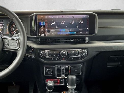 Used 2024 Jeep Wrangler Unlimited Sport AWD/4WD image 8