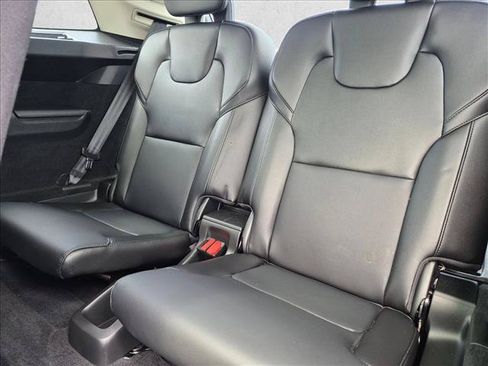 Used 2022 Volvo XC90 T5 Momentum FWD image 21