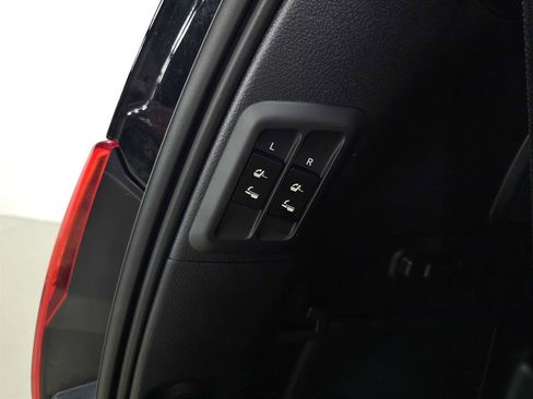 Certified 2022 Lexus GX 460 Luxury w/ Sport Design Package image 9