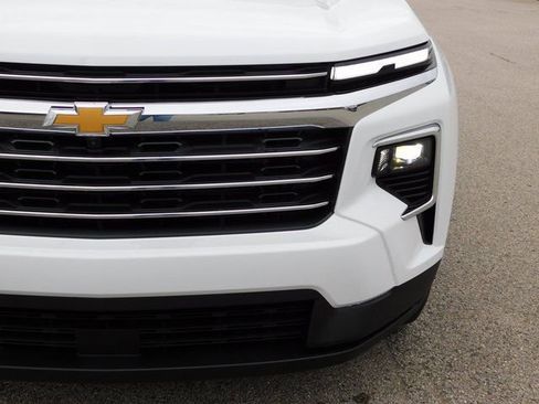 New 2026 Chevrolet Traverse LT w/ Driver Confidence Package FWD image 9