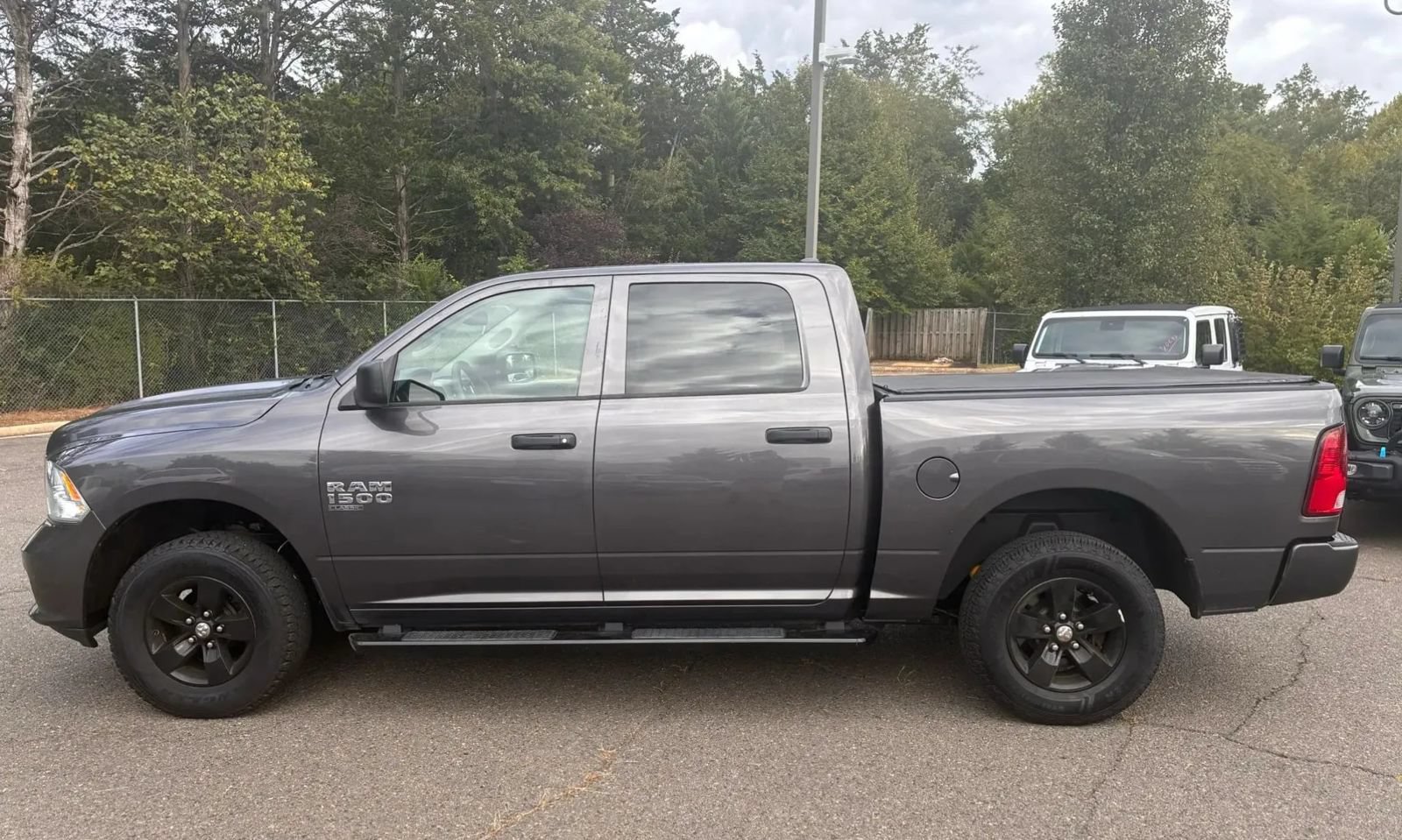 Used 2019 RAM 1500 Express AWD/4WD image 4