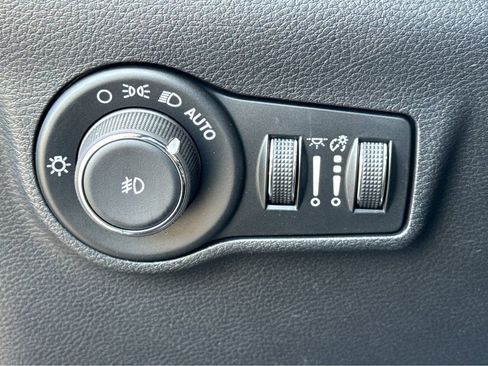 Certified 2024 Jeep Compass Latitude image 15