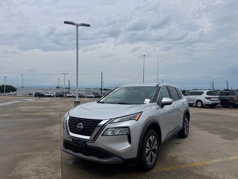 Used 2023 Nissan Rogue SV FWD image 7