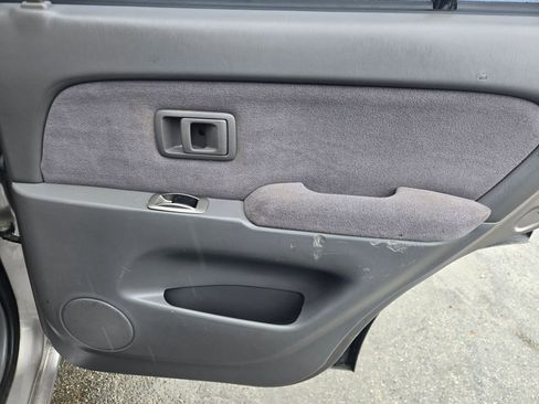 Used 2002 Toyota 4Runner SR5 image 17