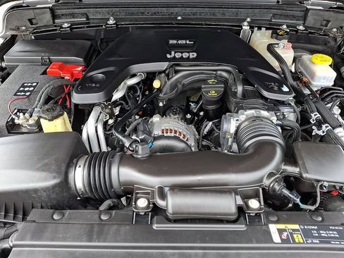 Used 2018 Jeep Wrangler Unlimited Rubicon AWD/4WD image 26