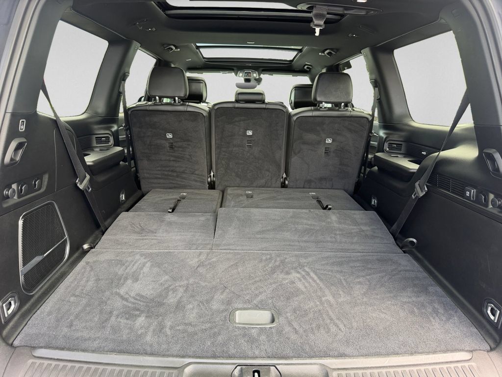 Used 2023 Jeep Wagoneer Series II RWD image 29