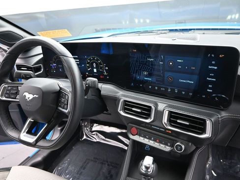 Used 2025 Ford Mustang Premium RWD image 13