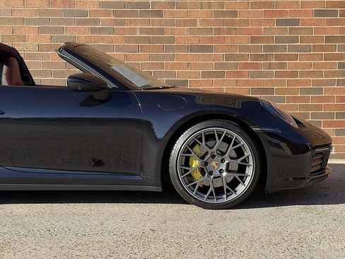 Certified 2021 Porsche 911 Targa 4S image 11