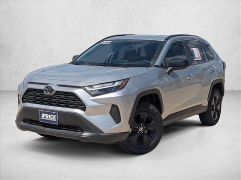 Used 2025 Toyota RAV4 LE image 1