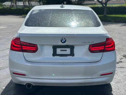 Used 2018 BMW 320i Sedan RWD image 7