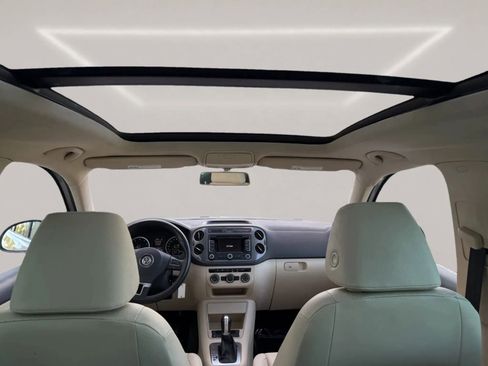 Used 2013 Volkswagen Tiguan SE image 14