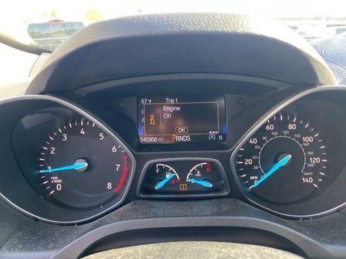 Used 2017 Ford Escape SE image 12