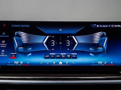 Used 2024 BMW X7 M60i AWD/4WD image 33
