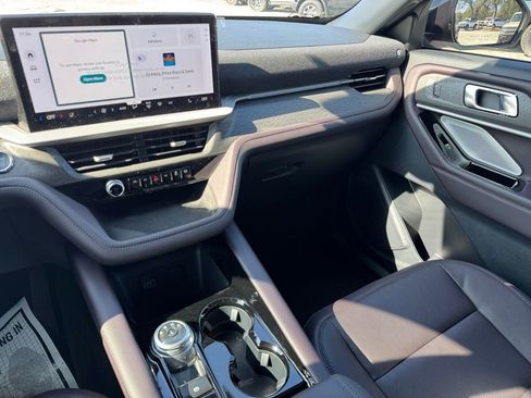 New 2026 Ford Explorer Platinum image 36