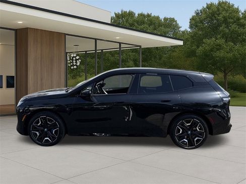 Used 2025 BMW iX xDrive50 w/ Premium Package image 9