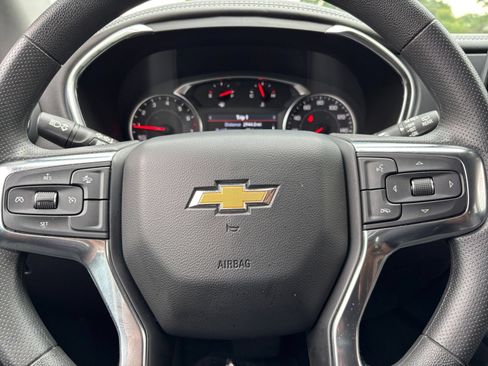 Used 2025 Chevrolet Blazer LT FWD image 28