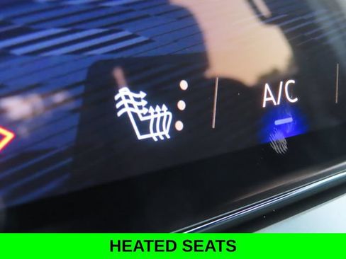Used 2025 Chevrolet Traverse LT w/ Sun and Wheel Package AWD/4WD image 5
