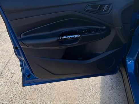 Used 2017 Ford Escape S FWD image 8
