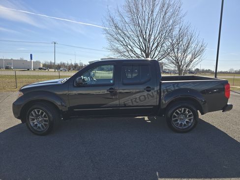 Used 2012 Nissan Frontier SV w/ Sport Appearance Pkg image 14