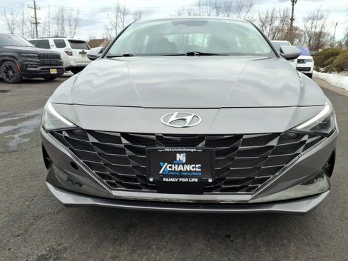 Used 2023 Hyundai Elantra Limited image 8