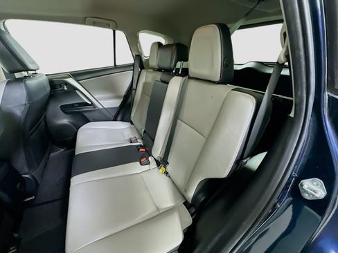 Used 2018 Toyota RAV4 Limited FWD image 28