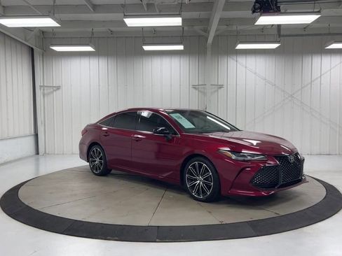 Used 2019 Toyota Avalon Touring w/ Advanced Safety Package FWD image 2