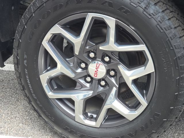 Used 2022 GMC Sierra 1500 SLT AWD/4WD image 12