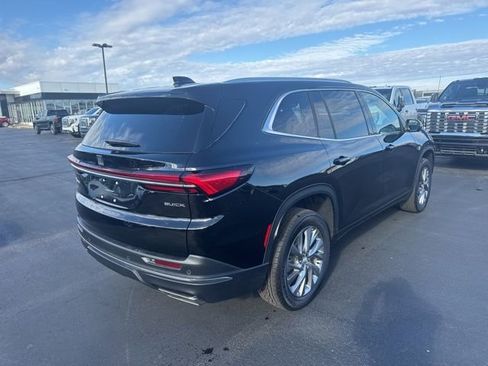 Used 2025 Buick Enclave Preferred image 3