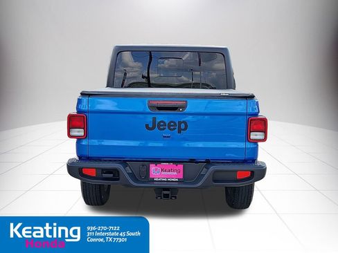 Used 2023 Jeep Gladiator Sport AWD/4WD image 7