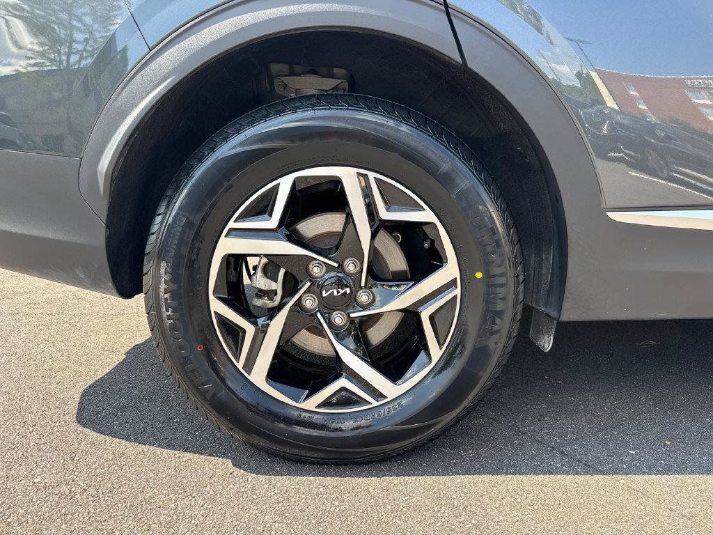 Used 2024 Kia Sportage LX AWD/4WD image 17