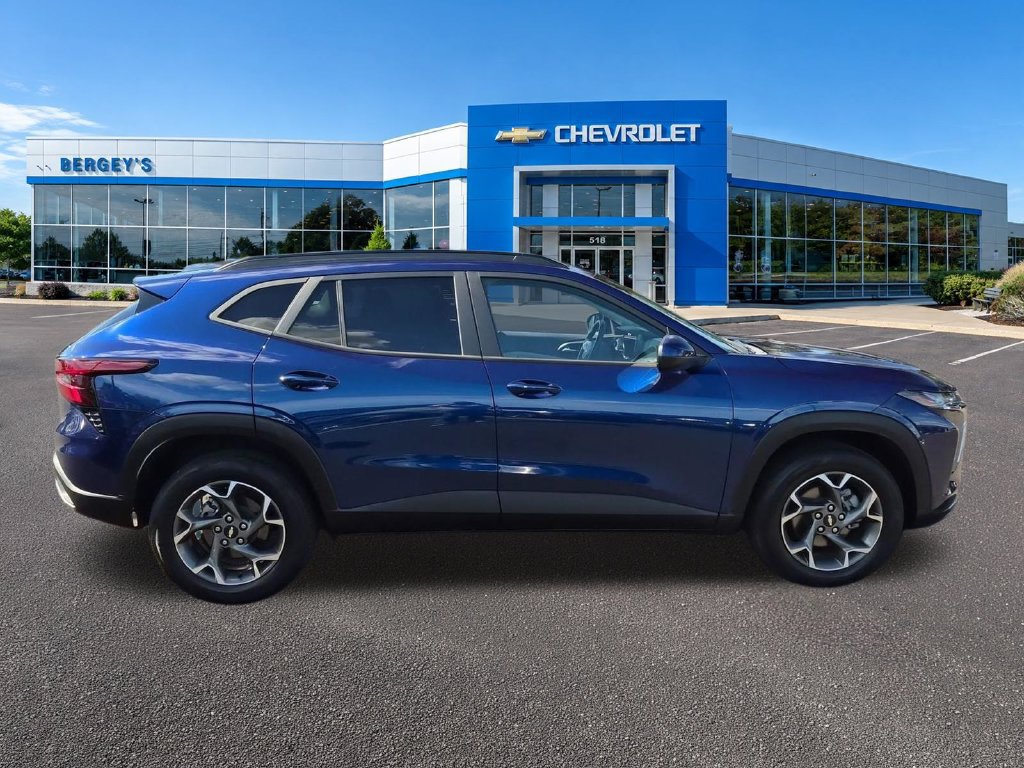 Certified 2024 Chevrolet Trax LT w/ Driver Confidence Package FWD image 6