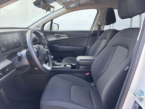 Used 2025 Kia Sportage LX FWD image 25