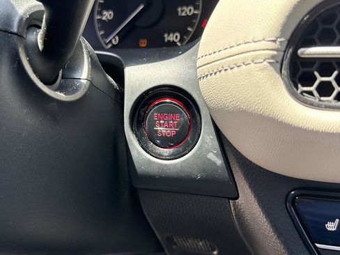 Used 2025 Honda HR-V EX-L image 17