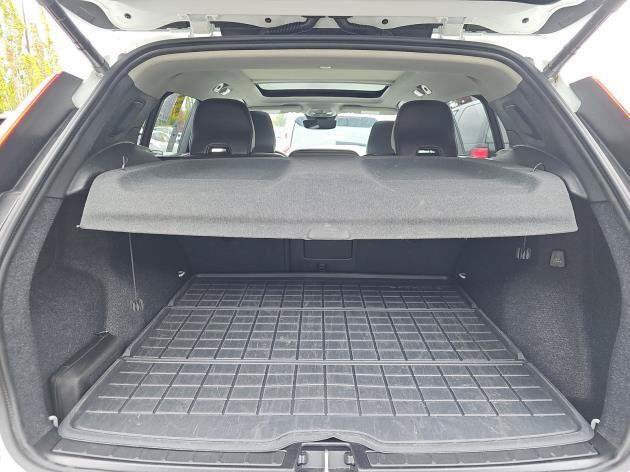 Used 2026 Volvo XC40 B5 Plus AWD/4WD image 17