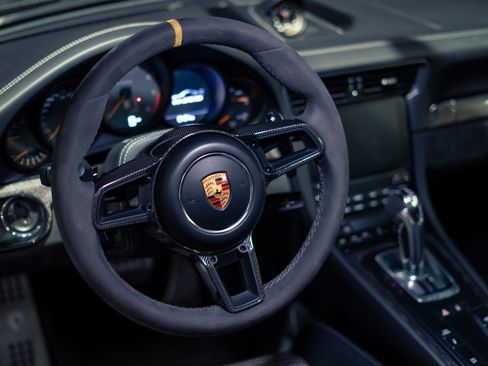 Used 2018 Porsche 911 GT2 RS RWD image 19