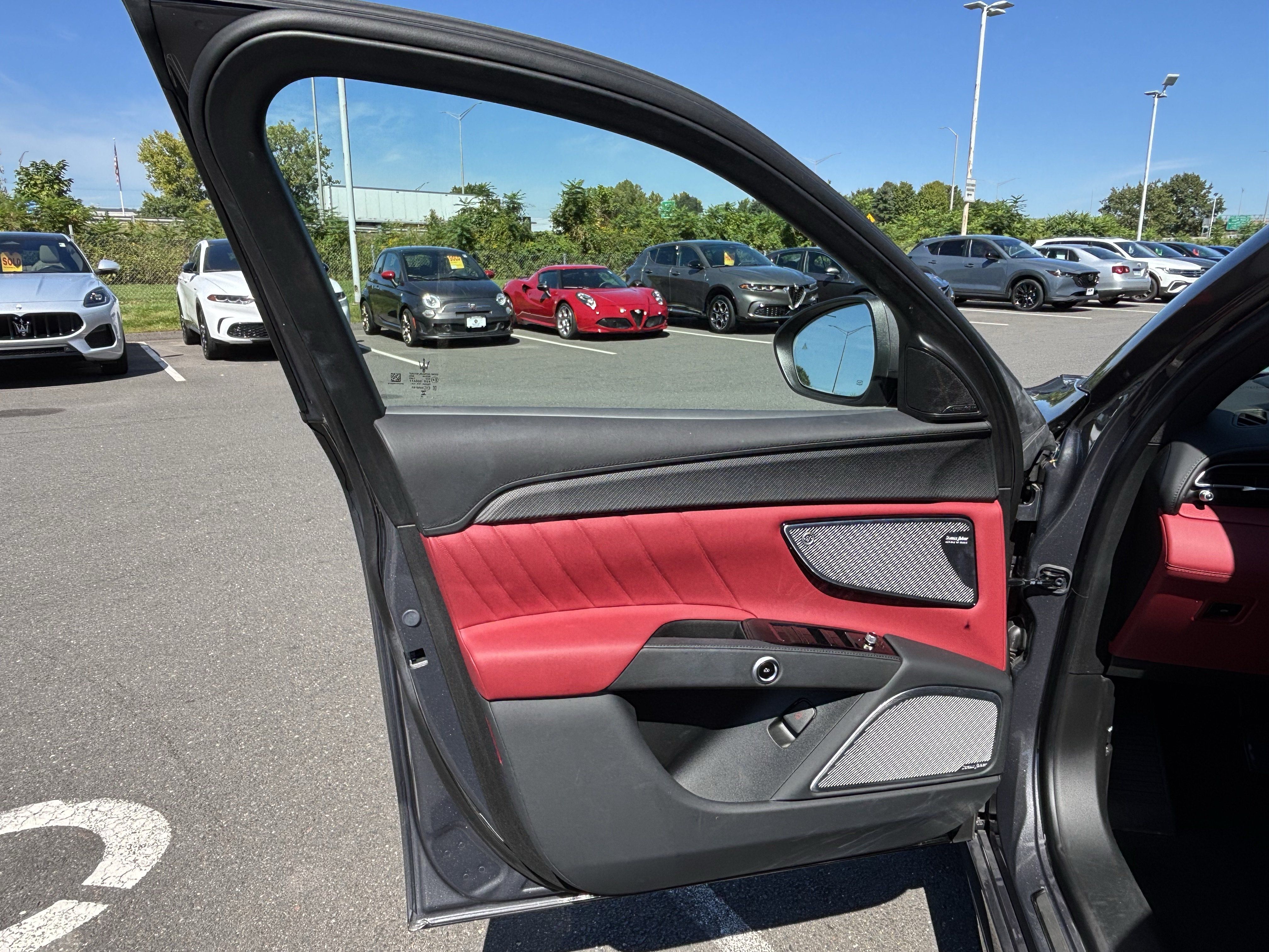Used 2023 Maserati Grecale Folgore AWD/4WD image 32