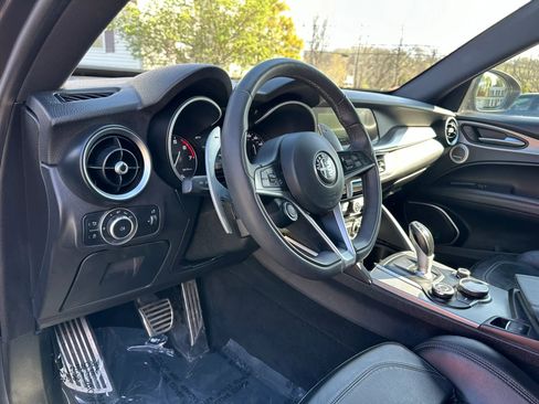 Used 2018 Alfa Romeo Stelvio Ti Sport image 10